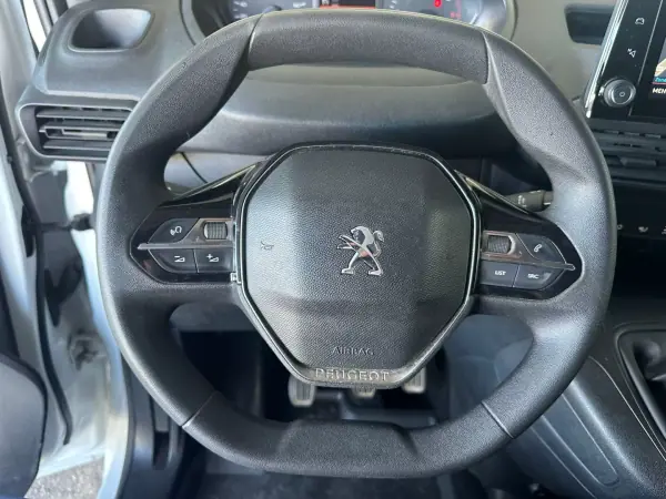 Peugeot Partner 2019 - 13900 EUR, 180422 km - AUTO.MOTO.pt - 180422km - foto 14 de 28
