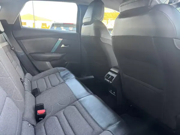 Citroën e-C4 2022 - 18500 EUR, 93000 km - AUTO.MOTO.pt - 93000km - foto 18 de 45