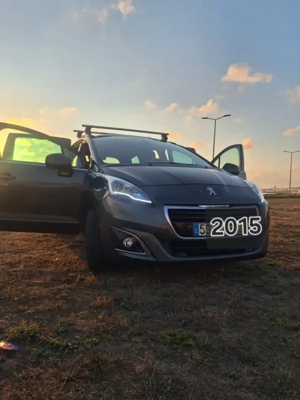 Peugeot 5008 2015 - 8490 EUR, 225000 km - AUTO.MOTO.pt - 225000km - foto 7 de 10