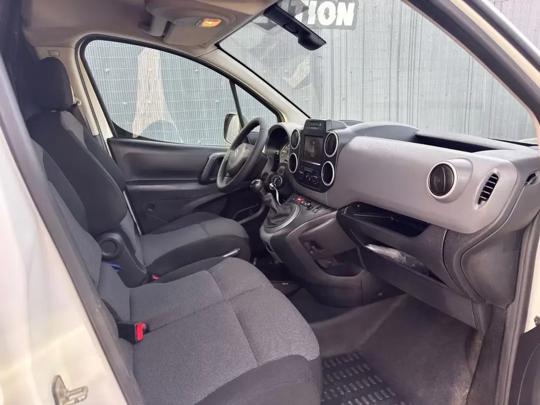 Citroën BERLINGO 1.6hdi 3L AUTOMATICA 2017 - 9950 EUR, 219000 km - AUTO.MOTO.pt - 219000km - foto 5 de 23