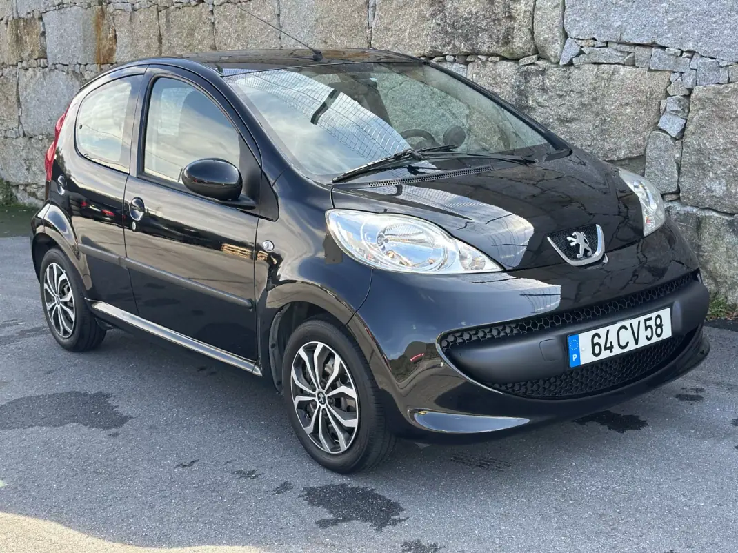 Peugeot 107 2007 - 5500 EUR, 104000 km - AUTO.MOTO.pt - 104000km - foto 9 de 45