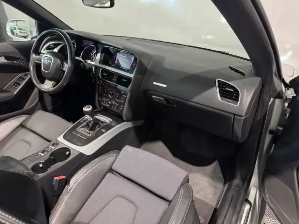 Audi A5 Cabrio 2009 - 15900 EUR, 186000 km - AUTO.MOTO.pt - 186000km - foto 28 de 45