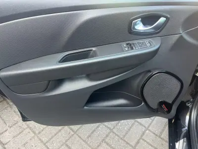 Renault Clio 2019 - 12900 EUR, 66000 km - AUTO.MOTO.pt - 66000km - foto 14 de 18
