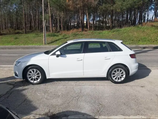 Audi A3 Sportback 2013 - 13000 EUR, 193468 km - AUTO.MOTO.pt - 193468km - foto 5 de 28