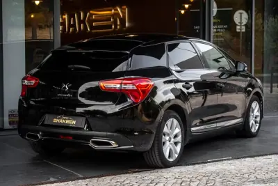 Citroën DS5 2013 - 8900 EUR, 242219 km - AUTO.MOTO.pt - 242219km - foto 4 de 38