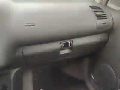 Volkswagen Polo 2001 - 1300 EUR, 228796 km - AUTO.MOTO.pt - 228796km - foto 8 de 15