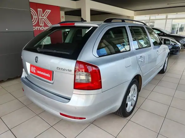 Skoda Octavia Break 2009 - 5750 EUR, 277000 km - AUTO.MOTO.pt - 277000km - foto 11 de 36