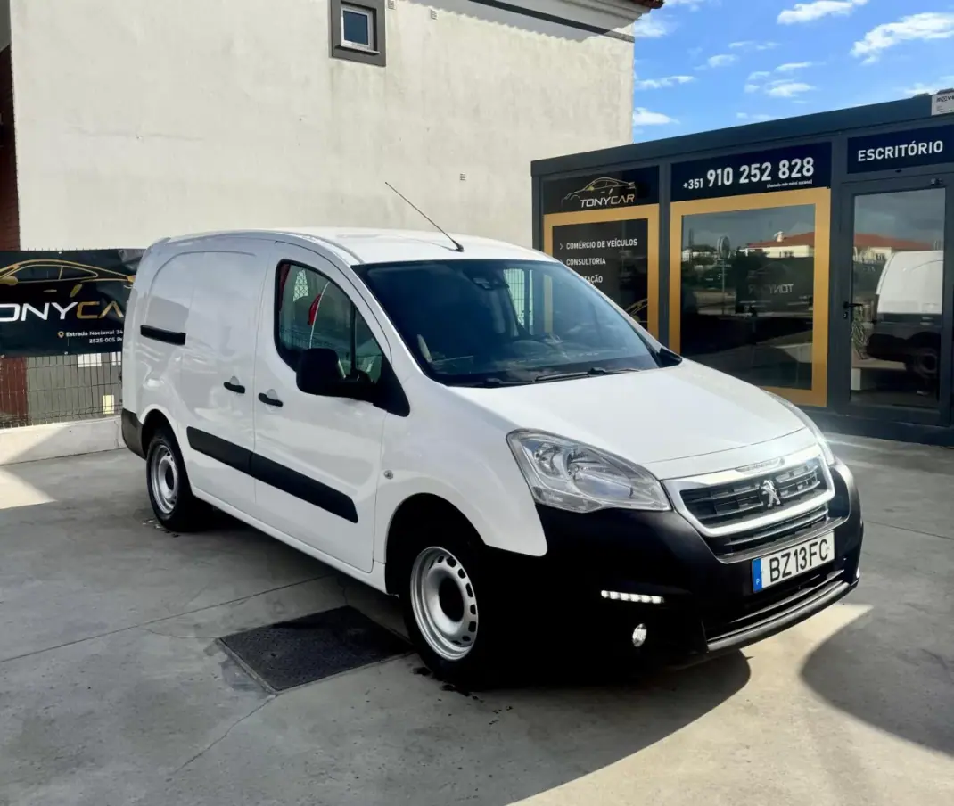 Peugeot 2016 - 13990 EUR, 189000 km - AUTO.MOTO.pt - 189000km - foto 3 de 18