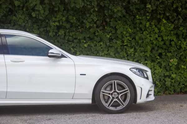 Mercedes-Benz C 300 2020 - 29900 EUR, 130000 km - AUTO.MOTO.pt - 130000km - foto 5 de 16