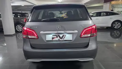 Mercedes-Benz B 180 2017 - 15990 EUR, 120000 km - AUTO.MOTO.pt - 120000km - foto 19 de 27
