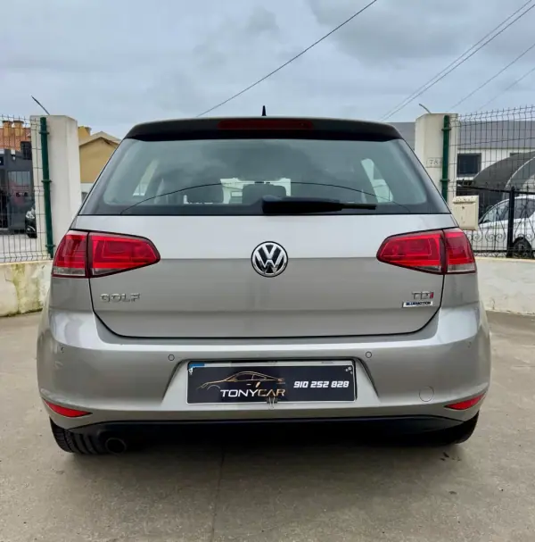 Volkswagen Golf 2016 - 18900 EUR, 98000 km - AUTO.MOTO.pt - 98000km - foto 18 de 27