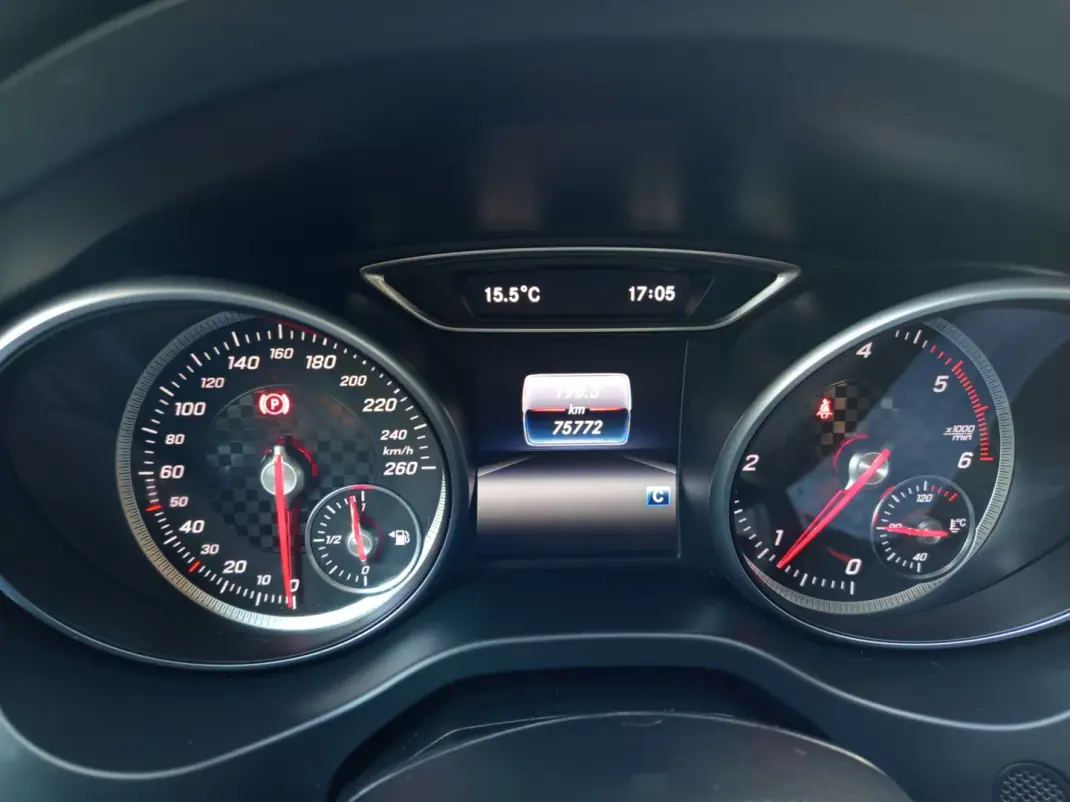 Mercedes-Benz A 180 2018 - 17990 EUR, 75772 km - AUTO.MOTO.pt - 75772km - foto 12 de 12