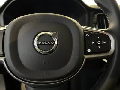 Volvo V60 2025 - 43500 EUR, 1900 km - AUTO.MOTO.pt - 1900km - foto 18 de 35
