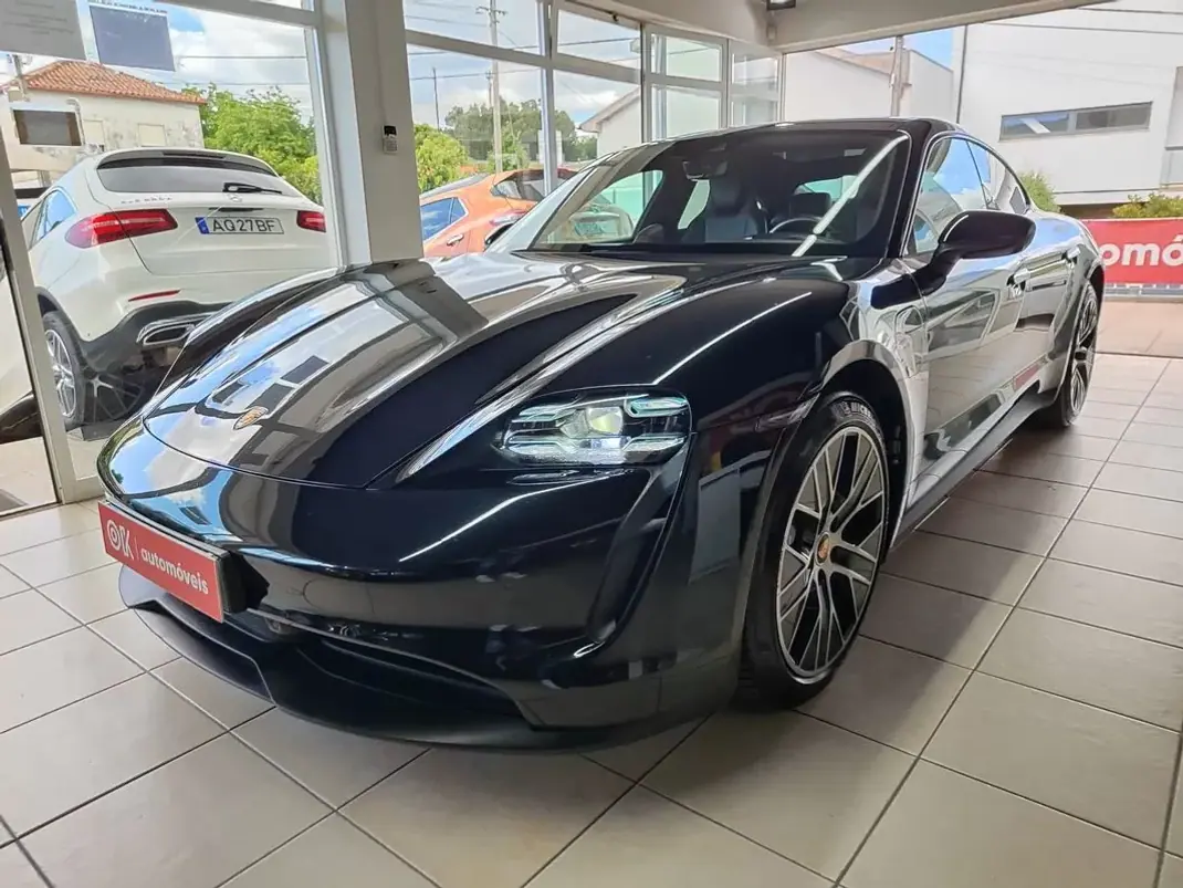 Porsche Taycan 2020 - 61500 EUR, 54000 km - AUTO.MOTO.pt - 54000km - foto 5 de 37