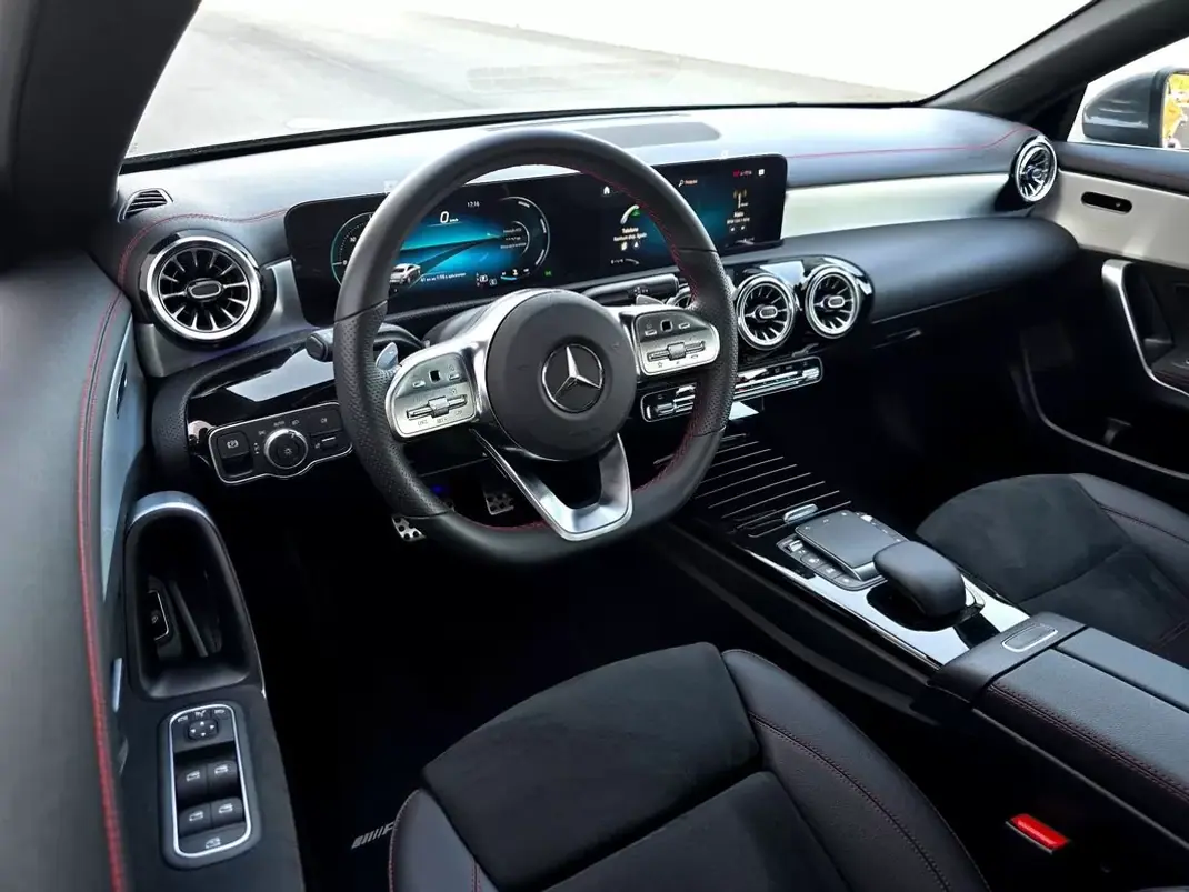 Mercedes-Benz CLA 180 2022 - 29900 EUR, 36800 km - 36800km - foto 16 de 44