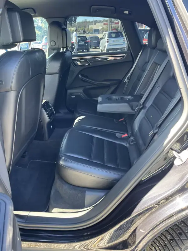 Porsche Macan 2014 - 39000 EUR, 218500 km - AUTO.MOTO.pt - 218500km - foto 11 de 37