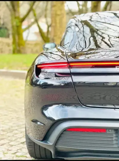 Porsche Taycan 2021 - 53499 EUR, 153620 km - AUTO.MOTO.pt - 153620km - foto 15 de 28