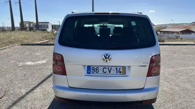 Volkswagen Touran 2007 - 6900 EUR, 315000 km - 315000km - foto 4 de 27