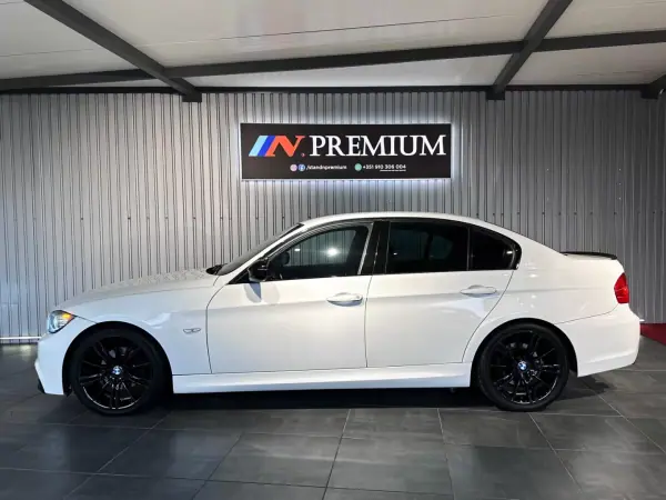 BMW 318 2011 - 15990 EUR, 230500 km - AUTO.MOTO.pt - 230500km - foto 2 de 38