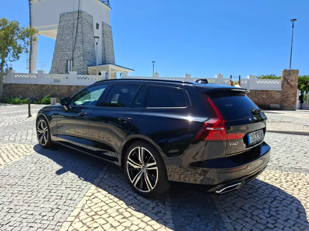Volvo V60 2020 - 28900 EUR, 110301 km - 110301km - foto 4 de 31