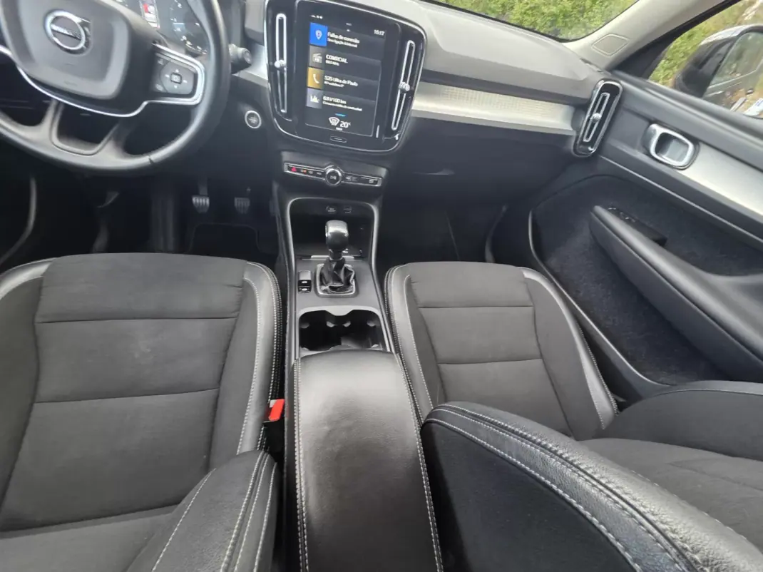 Volvo XC 40 2020 - 24500 EUR, 152300 km - AUTO.MOTO.pt - 152300km - foto 33 de 42