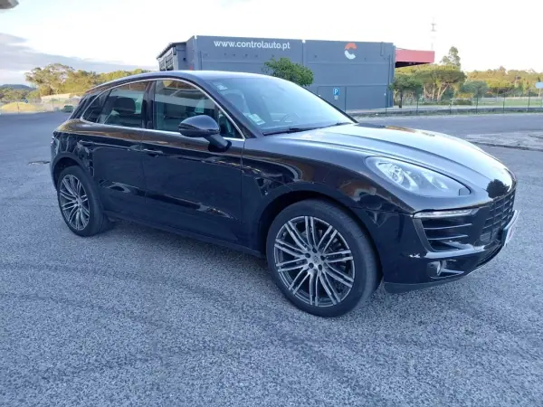Porsche Macan 2014 - 38490 EUR, 168209 km - AUTO.MOTO.pt - 168209km - foto 15 de 37
