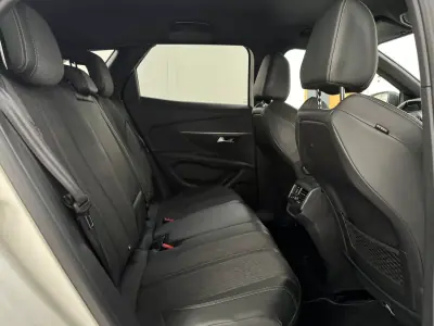 Peugeot 3008 2019 - 18990 EUR, 67000 km - AUTO.MOTO.pt - 67000km - foto 18 de 22