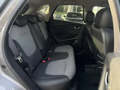 Renault Captur 2018 - 14500 EUR, 48000 km - AUTO.MOTO.pt - 48000km - foto 14 de 32
