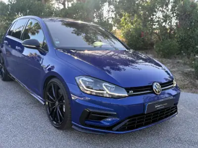 Volkswagen Golf 2018 - 35999 EUR, 80000 km - AUTO.MOTO.pt - 80000km - foto 4 de 23