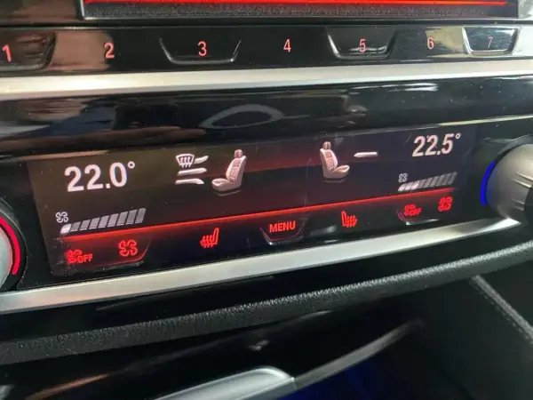 BMW M550d 2017 - 44900 EUR, 138217 km - AUTO.MOTO.pt - 138217km - foto 33 de 55