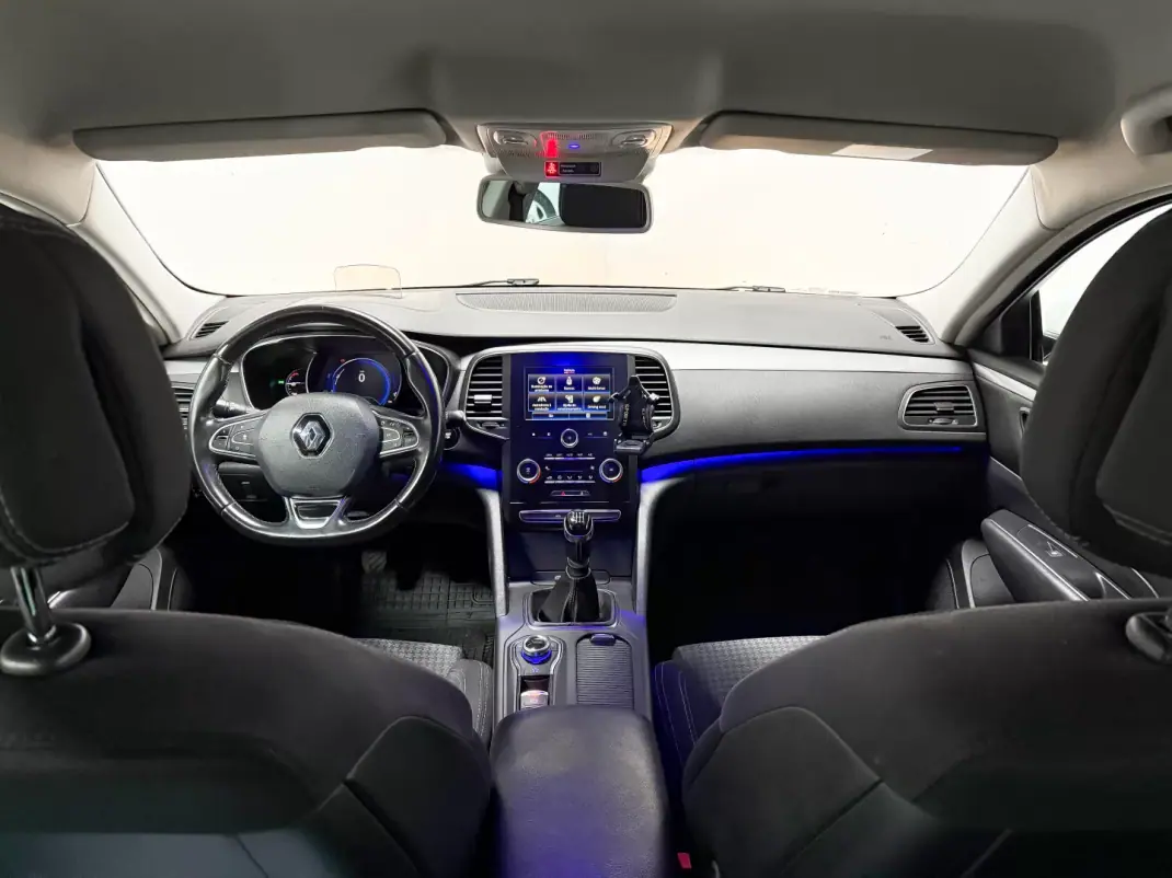 Renault Talisman Sport Tourer 2016 - 10250 EUR, 228000 km - AUTO.MOTO.pt - 228000km - foto 2 de 23