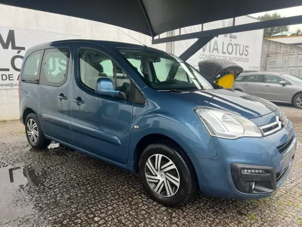 Citroën Berlingo 2015 - 10750 EUR, 200100 km - AUTO.MOTO.pt - 200100km - foto 2 de 12