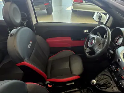 Fiat 500C 2014 - 9990 EUR, 69691 km - AUTO.MOTO.pt - 69691km - foto 18 de 38