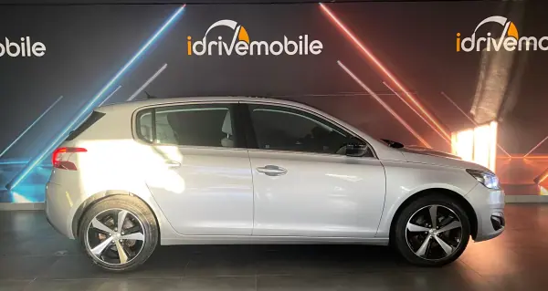 Peugeot 308 2016 - 15900 EUR, 171736 km - AUTO.MOTO.pt - 171736km - foto 11 de 48