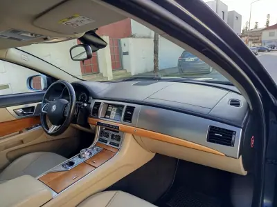 Jaguar XF 2014 - 13990 EUR, 192200 km - AUTO.MOTO.pt - 192200km - foto 14 de 18