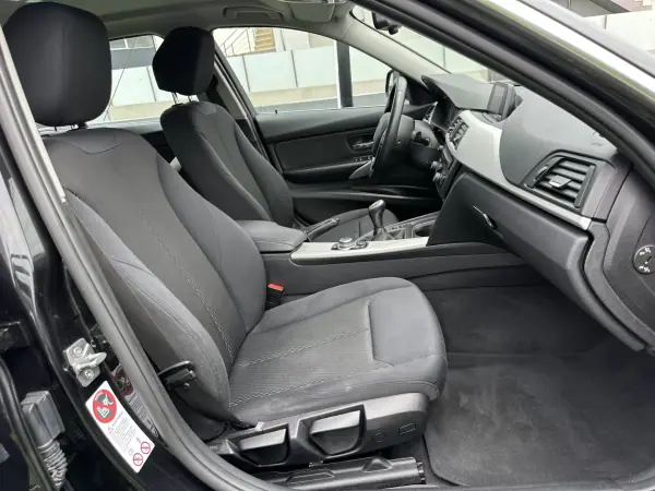 BMW 320 2013 - 12900 EUR, 280000 km - AUTO.MOTO.pt - 280000km - foto 37 de 64
