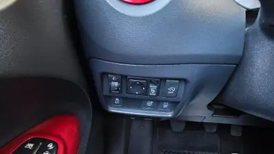 Nissan Juke 2015 - 12990 EUR, 142000 km - AUTO.MOTO.pt - 142000km - foto 28 de 30