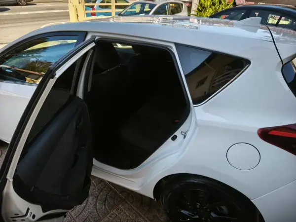 Toyota Auris 2016 - 14900 EUR, 160000 km - AUTO.MOTO.pt - 160000km - foto 20 de 34