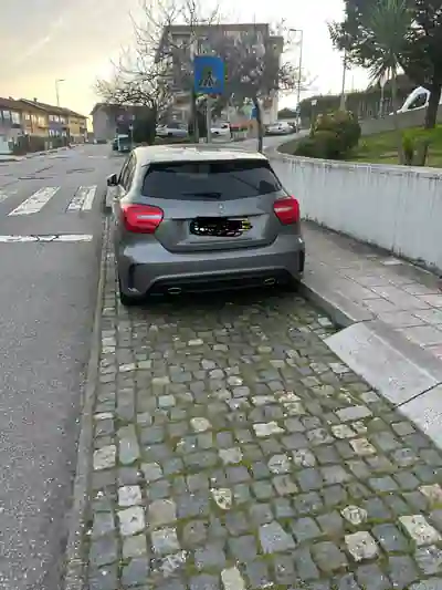 Mercedes-Benz A 180 2015 - 13000 EUR, 230000 km - AUTO.MOTO.pt - 230000km - foto 1 de 7