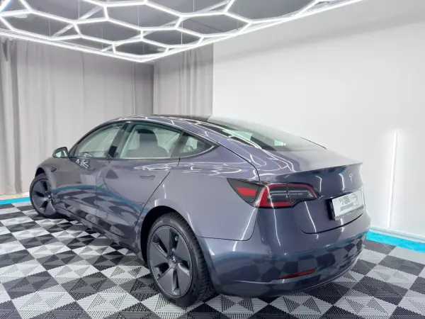 Tesla Model 3 2022 - 27999 EUR, 68900 km - AUTO.MOTO.pt - 68900km - foto 5 de 20