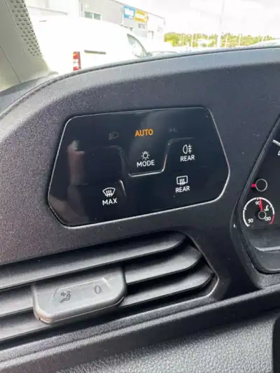 VW CADDY 2.0 TDI EXTRA AC 2021 - 14900 EUR, 142932 km - AUTO.MOTO.pt - 142932km - foto 9 de 19