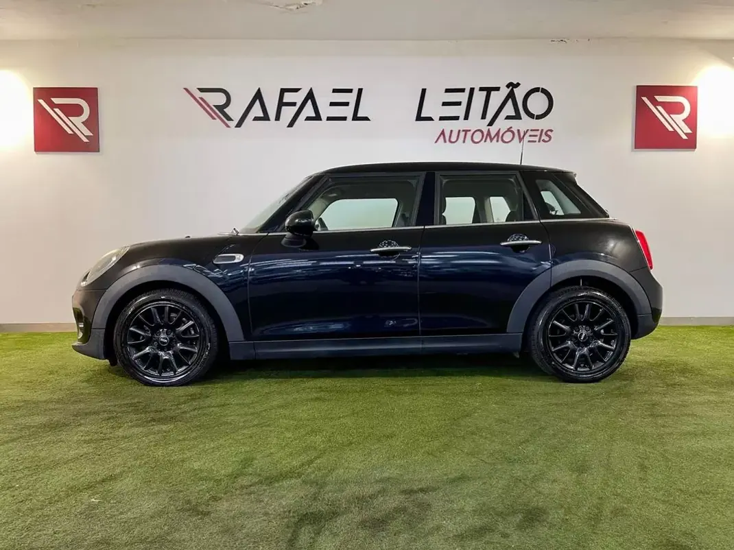 MINI 5 Portas 2016 - 12500 EUR, 146000 km - AUTO.MOTO.pt - 146000km - foto 6 de 32