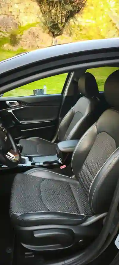 Kia Ceed 2020 - 13800 EUR, 53000 km - 53000km - foto 8 de 12
