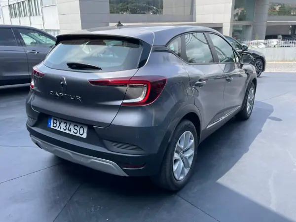 Renault Captur 2020 - 16300 EUR, 85000 km - AUTO.MOTO.pt - 85000km - foto 6 de 12