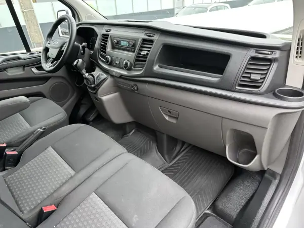 Ford Transit 2020 - 16900 EUR, 200000 km - AUTO.MOTO.pt - 200000km - foto 34 de 37