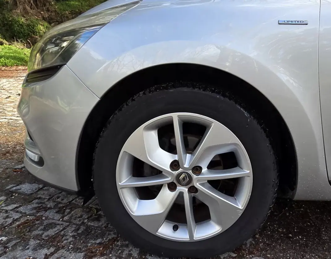 Renault Clio 2017 - 10950 EUR, 114000 km - AUTO.MOTO.pt - 114000km - foto 19 de 19