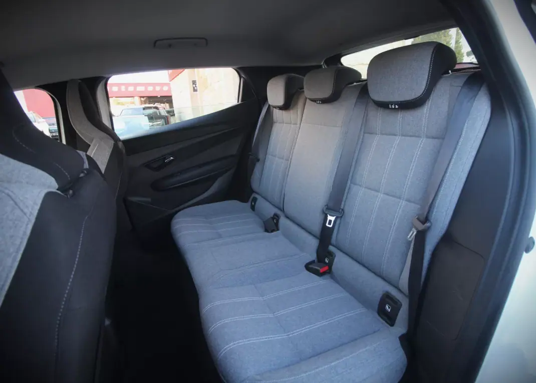 Renault Mégane E-Tech 2022 - 21000 EUR, 31000 km - AUTO.MOTO.pt - 31000km - foto 9 de 29