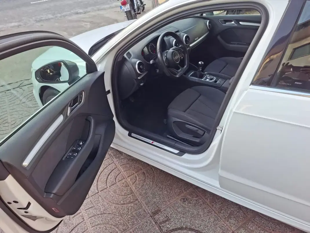 Audi A3 Sportback 2019 - 18500 EUR, 98000 km - 98000km - foto 20 de 28