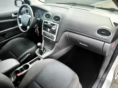 Ford Focus 2007 - 6950 EUR, 158684 km - AUTO.MOTO.pt - 158684km - foto 20 de 36