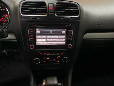 Volkswagen Golf Variant 2008 - 7950 EUR, 267609 km - AUTO.MOTO.pt - 267609km - foto 14 de 20